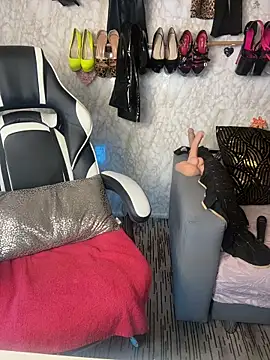Luiza Hammer online show from 06.08.26
