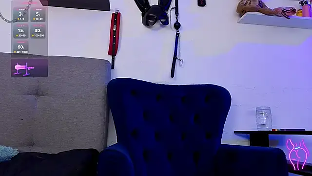 Snapshot of alissonandamy chatting on 11.18.25 alissonandamy online show from 11.18.25