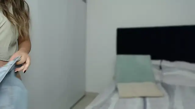 Snapshot of alliee_mod chatting on 02.02.25 alliee mod online show from 02.02.25