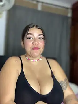 Snapshot of Michellesexxy chatting on 12.10.24 Michellesexxy online show from 12.10.24