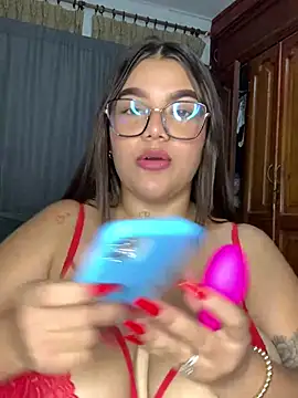 Snapshot of Michellesexxy chatting on 12.13.24 Michellesexxy online show from 12.13.24