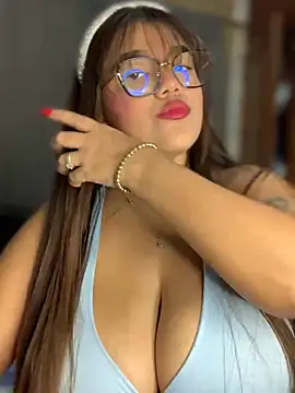 Snapshot of Michellesexxy chatting on 12.14.24 Michellesexxy online show from 12.14.24