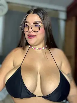 Snapshot of Michellesexxy chatting on 01.22.25 Michellesexxy online show from 01.22.25