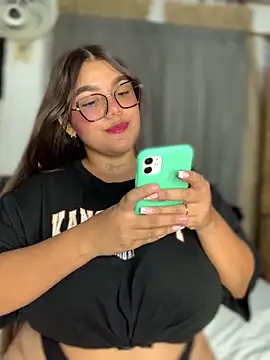 Snapshot of Michellesexxy chatting on 01.24.25 Michellesexxy online show from 01.24.25