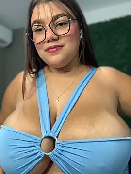 Snapshot of Michellesexxy chatting on 01.29.25 Michellesexxy online show from 01.29.25