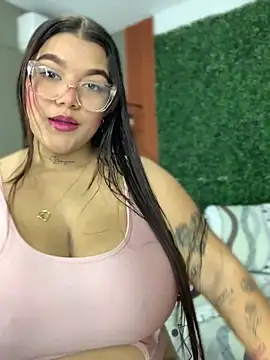 Snapshot of Michellesexxy chatting on 03.15.25 Michellesexxy online show from 03.15.25