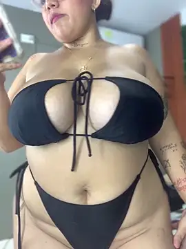 Snapshot of Michellesexxy chatting on 03.16.25 Michellesexxy online show from 03.16.25