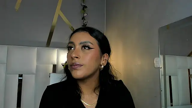 Snapshot of magic_marg chatting on 12.28.24 magic marg online show from 12.28.24