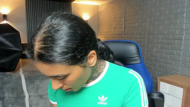 Snapshot of magic_marg chatting on 11.06.25 magic marg online show from 11.06.25