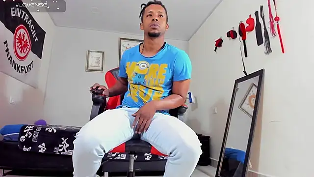 AlejoKhalifa  online show from 11.10.25