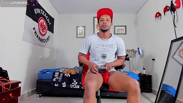 AlejoKhalifa  online show from 11.26.25