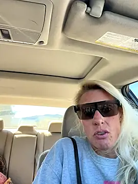 Snapshot of Glamazonx chatting on 10.01.25 Glamazonx online show from 10.01.25