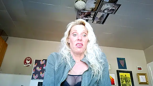 Snapshot of Glamazonx chatting on 01.18.26 Glamazonx online show from 01.18.26