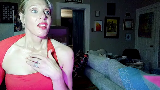 Snapshot of Glamazonx chatting on 02.04.26 Glamazonx online show from 02.04.26