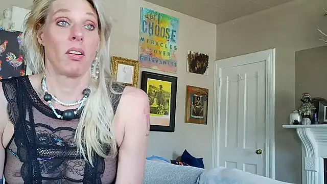 Snapshot of Glamazonx chatting on 02.17.26 Glamazonx online show from 02.17.26