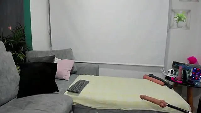 Snapshot of larossasexy chatting on 10.24.25 larossasexy online show from 10.24.25