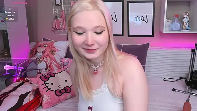 Snapshot of MeowkaKitty chatting on 02.22.25 MeowkaKitty online show from 02.22.25