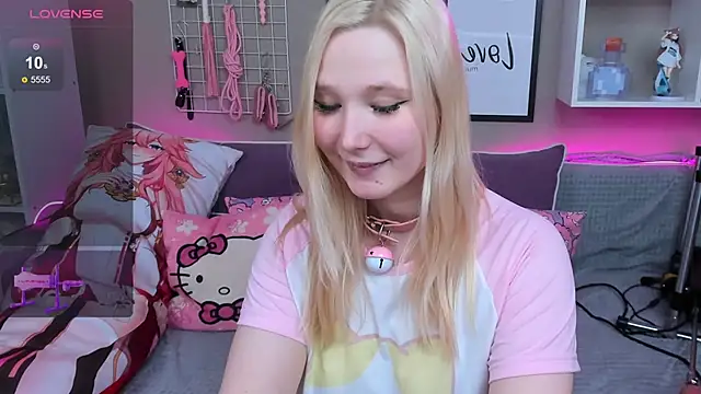 Snapshot of MeowkaKitty chatting on 03.18.25 MeowkaKitty online show from 03.18.25