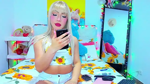 Snapshot of Candy_Candy__ chatting on 10.22.25 Candy Candy online show from 10.22.25