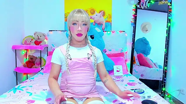 Snapshot of Candy_Candy__ chatting on 10.24.25 Candy Candy online show from 10.24.25