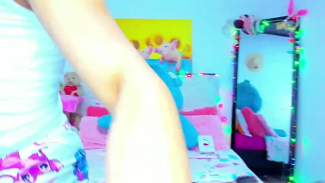 Snapshot of Candy_Candy__ chatting on 11.17.25 Candy Candy online show from 11.17.25