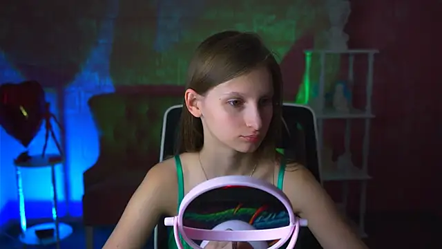 EllaHorton online show from 03.01.25