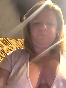 Snapshot of jusichka chatting on 02.19.25 jusichka online show from 02.19.25