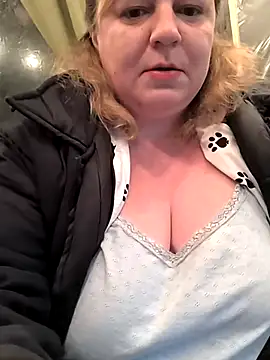 Snapshot of jusichka chatting on 03.08.25 jusichka online show from 03.08.25