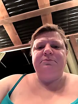 Snapshot of jusichka chatting on 09.18.25 jusichka online show from 09.18.25