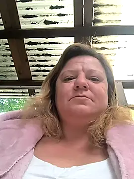 Snapshot of jusichka chatting on 09.28.25 jusichka online show from 09.28.25