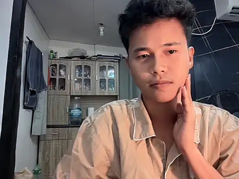 Asiantwink21 online show from 10.30.25