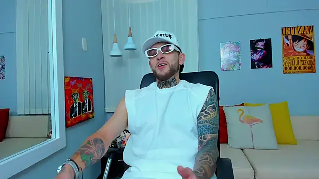 Snapshot of Drako_Lamar chatting on 02.05.25 Drako Lamar online show from 02.05.25