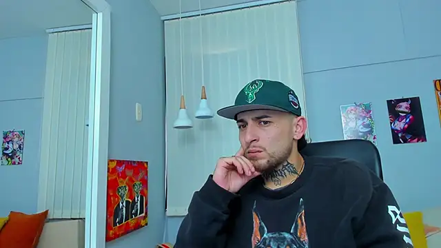 Snapshot of Drako_Lamar chatting on 02.24.25 Drako Lamar online show from 02.24.25