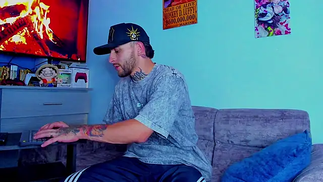 Snapshot of Drako_Lamar chatting on 10.10.25 Drako Lamar online show from 10.10.25