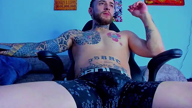 Snapshot of Drako_Lamar chatting on 10.15.25 Drako Lamar online show from 10.15.25