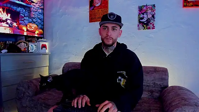 Snapshot of Drako_Lamar chatting on 10.24.25 Drako Lamar online show from 10.24.25