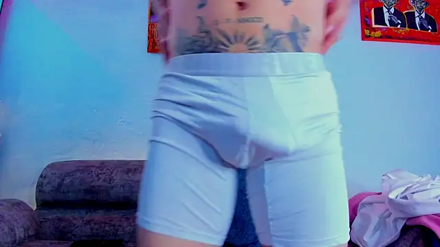 Snapshot of Drako_Lamar chatting on 11.13.25 Drako Lamar online show from 11.13.25