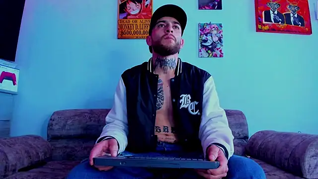 Snapshot of Drako_Lamar chatting on 11.17.25 Drako Lamar online show from 11.17.25