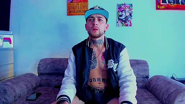 Snapshot of Drako_Lamar chatting on 11.26.25 Drako Lamar online show from 11.26.25