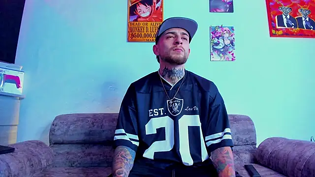 Snapshot of Drako_Lamar chatting on 12.01.25 Drako Lamar online show from 12.01.25