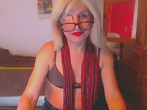 LorenJade online show from 03.10.25