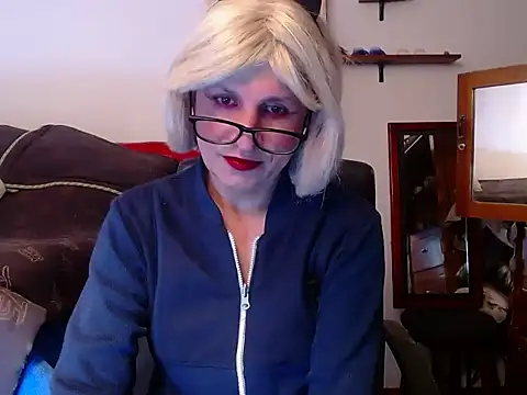 Snapshot of LorenJade chatting on 04.26.26 LorenJade online show from 04.26.26
