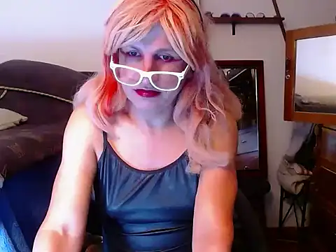 Snapshot of LorenJade chatting on 05.17.26 LorenJade online show from 05.17.26