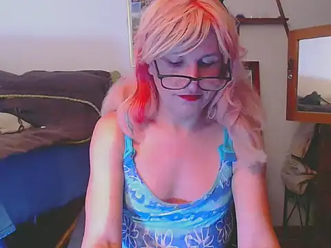 Snapshot of LorenJade chatting on 05.19.26 LorenJade online show from 05.19.26