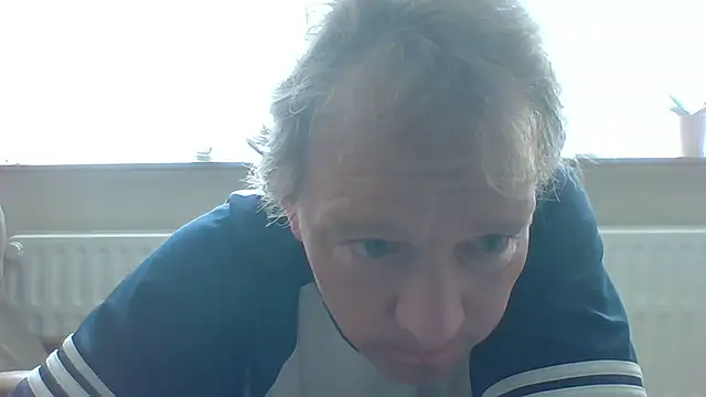 Snapshot of bertolini chatting on 04.26.26 bertolini online show from 04.26.26