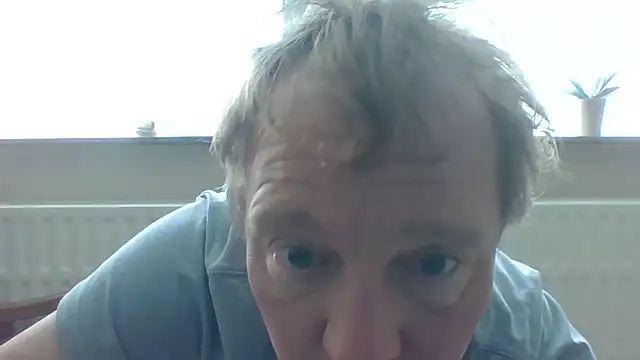Snapshot of bertolini chatting on 04.27.26 bertolini online show from 04.27.26