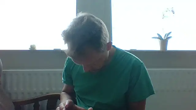 Snapshot of bertolini chatting on 06.05.26 bertolini online show from 06.05.26