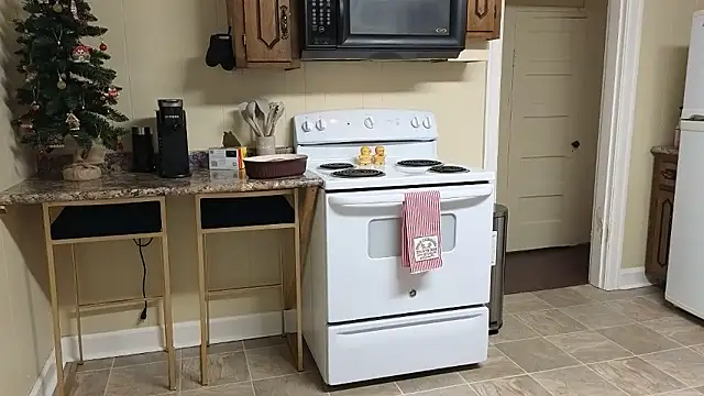 Snapshot of sexylilly69 chatting on 12.04.25 sexylilly69 online show from 12.04.25