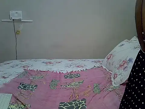 Snapshot of Cariepink chatting on 07.18.26 Cariepink online show from 07.18.26