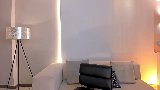 Snapshot of GigiLee_ chatting on 01.30.25 GigiLee  online show from 01.30.25